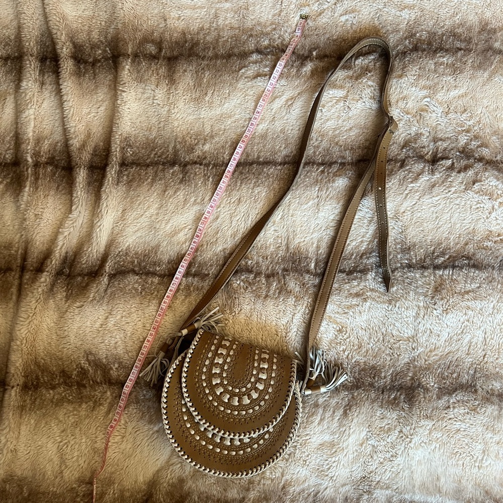 Ukrainian Handmade Leather Crossbody Bag - Picture 4 of 7